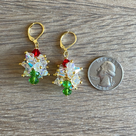 HAND CRAFTED CHRISTMAS CLUSTER PIERCED EARRINGS Clear Swarovski Crystals - Picture 8 of 14